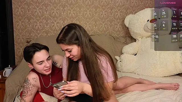 twobabesweet online show from December 22, 2025, 6:46 am