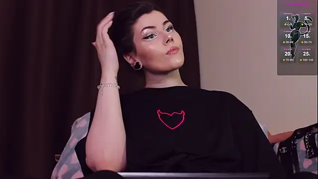 Luna Blake online show from February 12, 2025, 3:49 pm