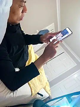 AmGuy23 online show from November 12, 2025, 11:47 am