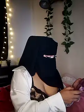 Bayan-Queen online show from September 26, 2025, 3:52 pm