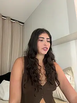 Gaby zahir  online show from April 16, 2026, 11:29 pm