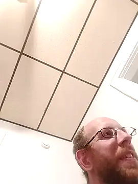 Snapshot of TaylorBlaze chatting on November 5, 2025, 1:52 am TaylorBlaze online show from November 5, 2025, 1:52 am