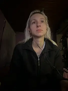 bunnydark00 online show from September 12, 2025, 11:48 pm