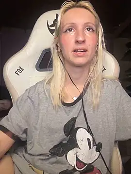 bunnydark00 online show from November 19, 2025, 10:21 pm