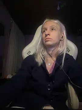 bunnydark00 online show from October 21, 2025, 1:05 am