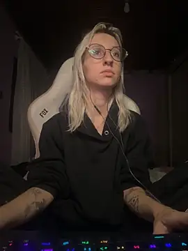 bunnydark00 online show from September 28, 2025, 12:06 am