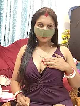 Queen Dolly online show from March 6, 2025, 5:54 pm