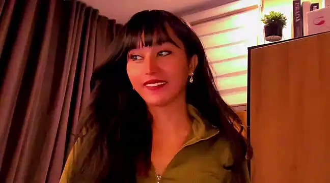 Snapshot of YOURCRISTINAS chatting on December 10, 2024, 1:22 am YOURCRISTINAS online show from December 10, 2024, 1:22 am