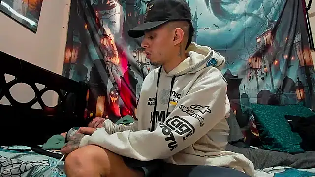 davidlatin66 online show from November 6, 2025, 6:23 pm