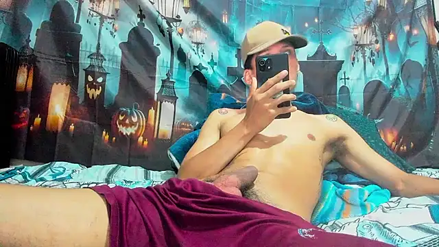 davidlatin66 online show from November 5, 2025, 1:09 am