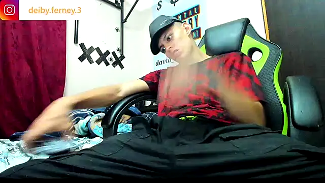 Snapshot of davidlatin66 chatting on January 28, 2025, 2:21 am davidlatin66 online show from January 28, 2025, 2:21 am