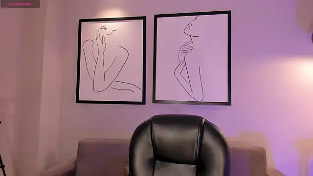 EveBensonX online show from November 25, 2025, 12:16 pm