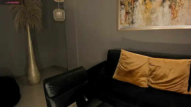 EveBensonX online show from June 9, 2026, 9:27 pm