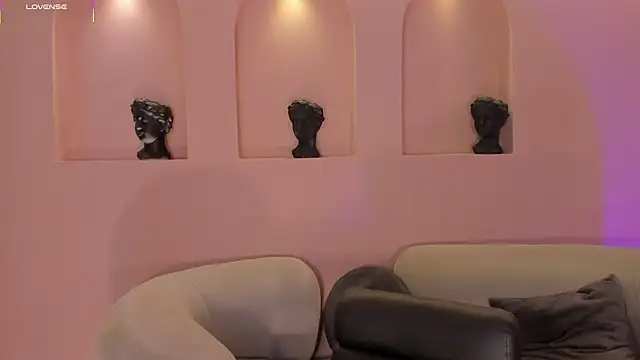 EveBensonX online show from October 10, 2025, 7:58 pm