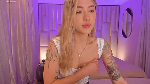 EveBensonX online show from October 11, 2025, 7:26 pm