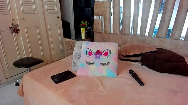 cute sassy online show from November 13, 2025, 2:54 pm