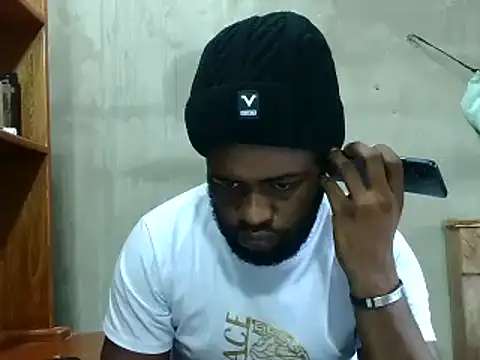 2ocmaxi online show from January 8, 2025, 4:22 pm