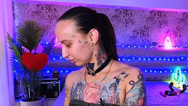 Cool Freak  online show from March 10, 2025, 10:18 am