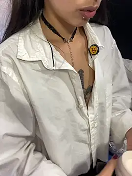 NanaRott online show from February 10, 2026, 7:46 pm