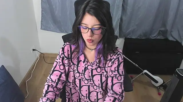 NanaRott online show from March 21, 2025, 5:00 am