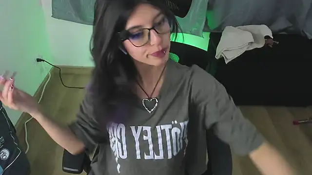 NanaRott online show from March 18, 2025, 3:23 am