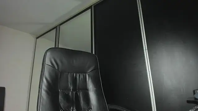 MichaelMasterss online show from October 20, 2025, 7:47 pm