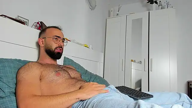 MichaelMasterss online show from September 22, 2025, 7:53 pm