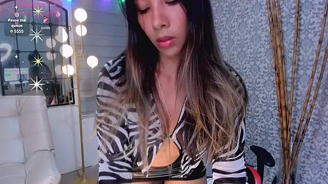 Snapshot of RenataReyes chatting on January 11, 2025, 1:48 am RenataReyes online show from January 11, 2025, 1:48 am