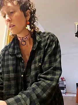 mossy kiss online show from February 2, 2025, 3:28 pm