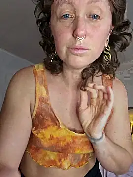 mossy kiss online show from January 11, 2026, 3:41 pm