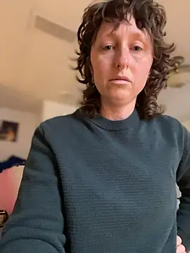 mossy kiss online show from March 2, 2026, 2:13 pm