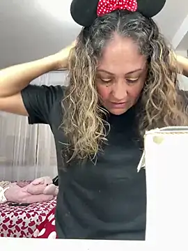 Snapshot of gabiTetas chatting on October 31, 2025, 6:04 pm gabiTetas online show from October 31, 2025, 6:04 pm