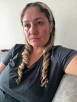 gabiTetas online show from April 17, 2026, 8:11 pm