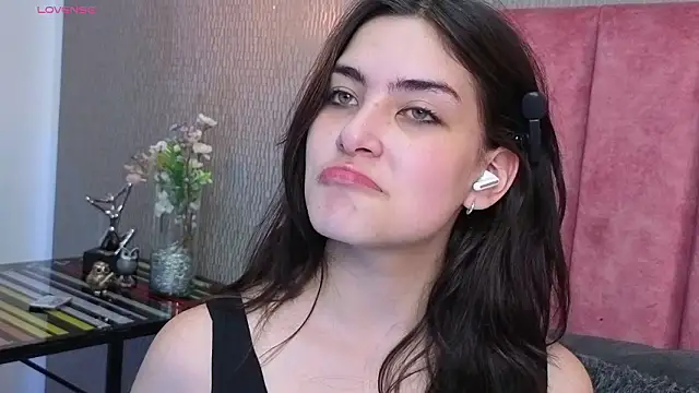 Alexa Thaylor  online show from March 9, 2026, 3:59 pm