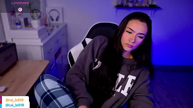 Snapshot of ImLui_lu chatting on October 19, 2025, 5:16 pm ImLui lu online show from October 19, 2025, 5:16 pm