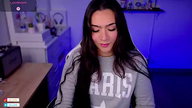 Snapshot of ImLui_lu chatting on October 21, 2025, 7:24 pm ImLui lu online show from October 21, 2025, 7:24 pm