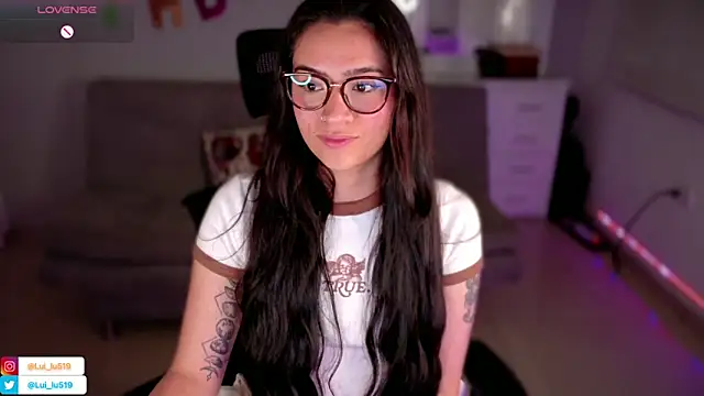 Snapshot of ImLui_lu chatting on March 11, 2025, 2:21 am ImLui lu online show from March 11, 2025, 2:21 am