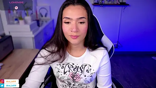 Snapshot of ImLui_lu chatting on November 5, 2025, 10:35 pm ImLui lu online show from November 5, 2025, 10:35 pm