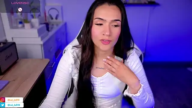 Snapshot of ImLui_lu chatting on November 6, 2025, 11:20 pm ImLui lu online show from November 6, 2025, 11:20 pm