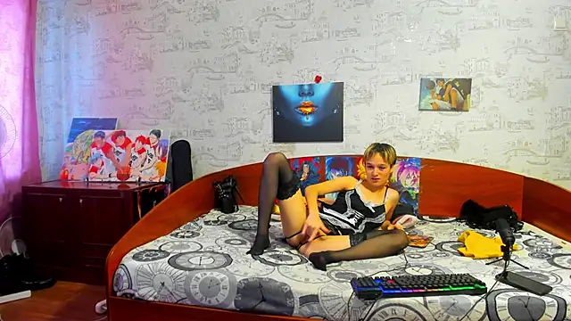 KagamiTayga online show from September 16, 2025, 8:37 am