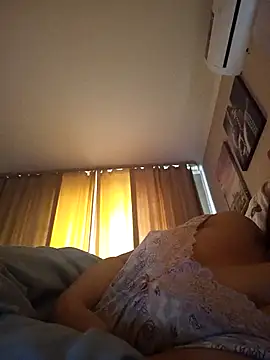 Snapshot of ROXOLANAA_SEXY chatting on October 8, 2025, 6:48 am ROXOLANAA SEXY online show from October 8, 2025, 6:48 am