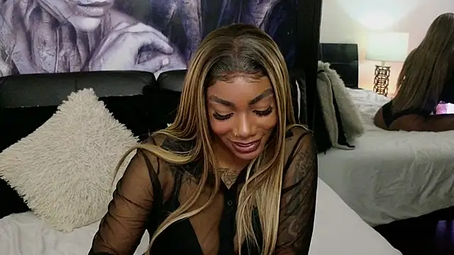 Snapshot of emely_brandon chatting on November 5, 2025, 5:54 am emely brandon online show from November 5, 2025, 5:54 am