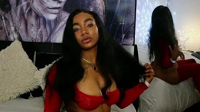 Snapshot of emely_brandon chatting on February 18, 2026, 12:30 am emely brandon online show from February 18, 2026, 12:30 am