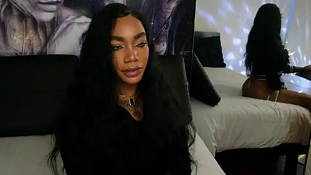 Snapshot of emely_brandon chatting on February 18, 2026, 11:23 pm emely brandon online show from February 18, 2026, 11:23 pm