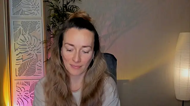 RebeccaMartinez online show from February 22, 2026, 5:32 am