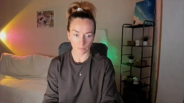 RebeccaMartinez online show from November 2, 2025, 11:26 am