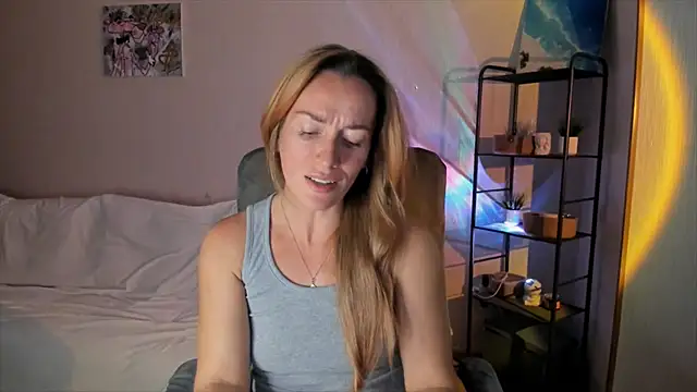 RebeccaMartinez online show from October 5, 2025, 11:23 am