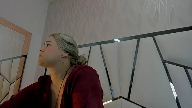 kimberly7  online show from April 7, 2026, 11:45 am