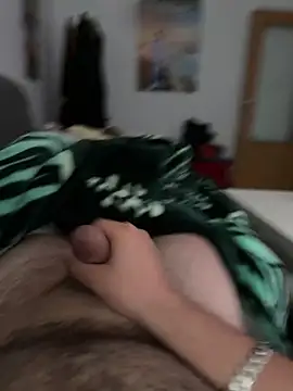 Chicocaliente24 online show from April 24, 2026, 5:37 pm