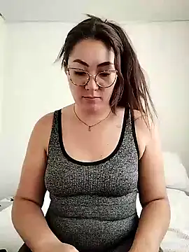 Snapshot of katha_steele_ chatting on January 21, 2025, 3:54 pm katha steele online show from January 21, 2025, 3:54 pm